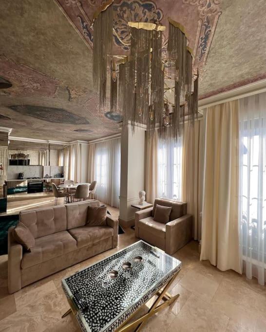 Ab Residences -cihangir Luxury Antique * Istambul